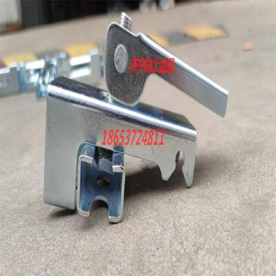 厂家供货 镀锌夹持器 夹持器定制 搭配导料槽防溢裙板